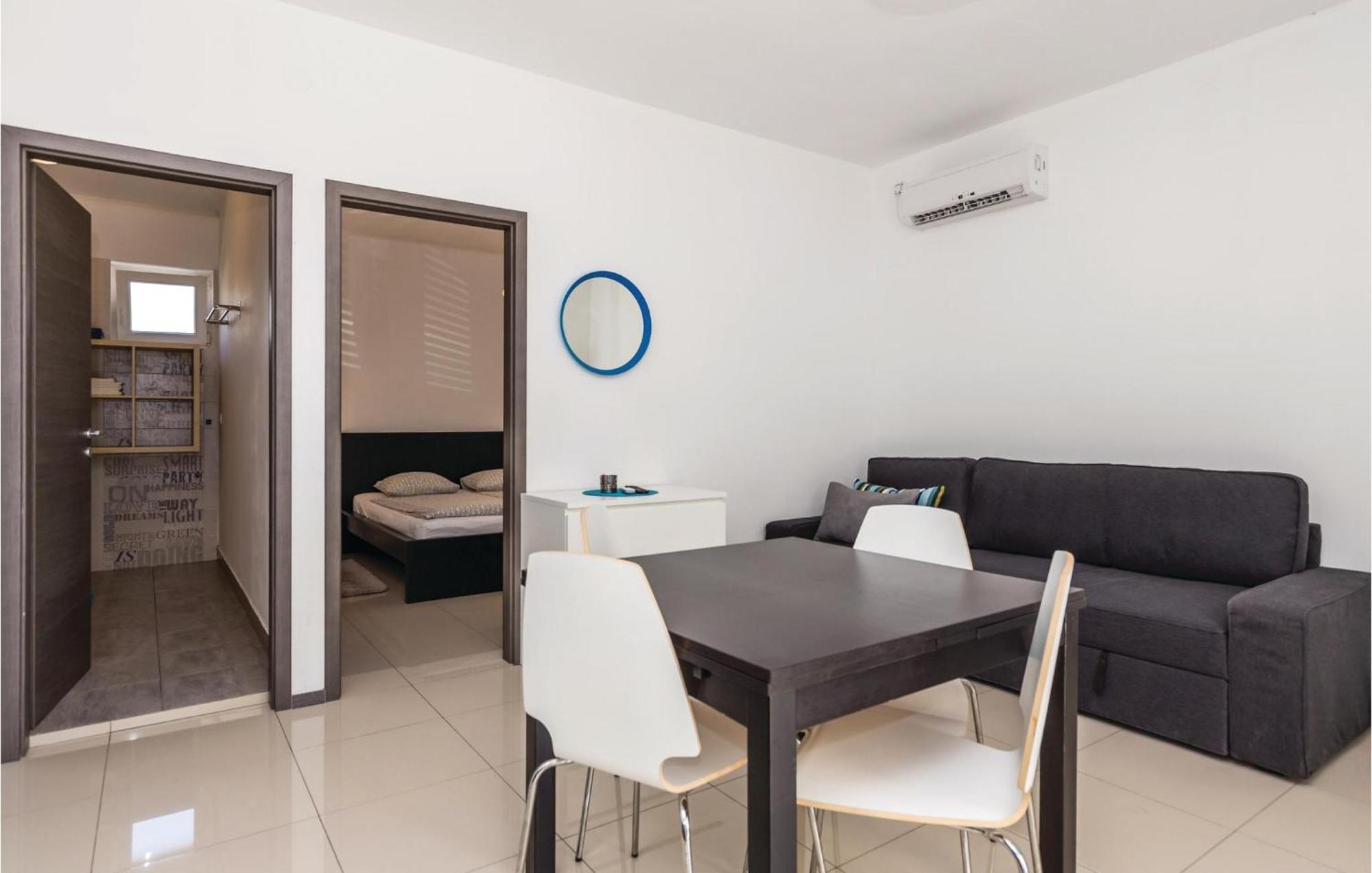 Nice Apartment In Mandre With Wifi Esterno foto